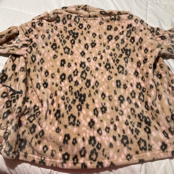 Cuddl Duds Leopard Print Fleece Jacket | Super Soft | Short Robe - Picture 5 of 9